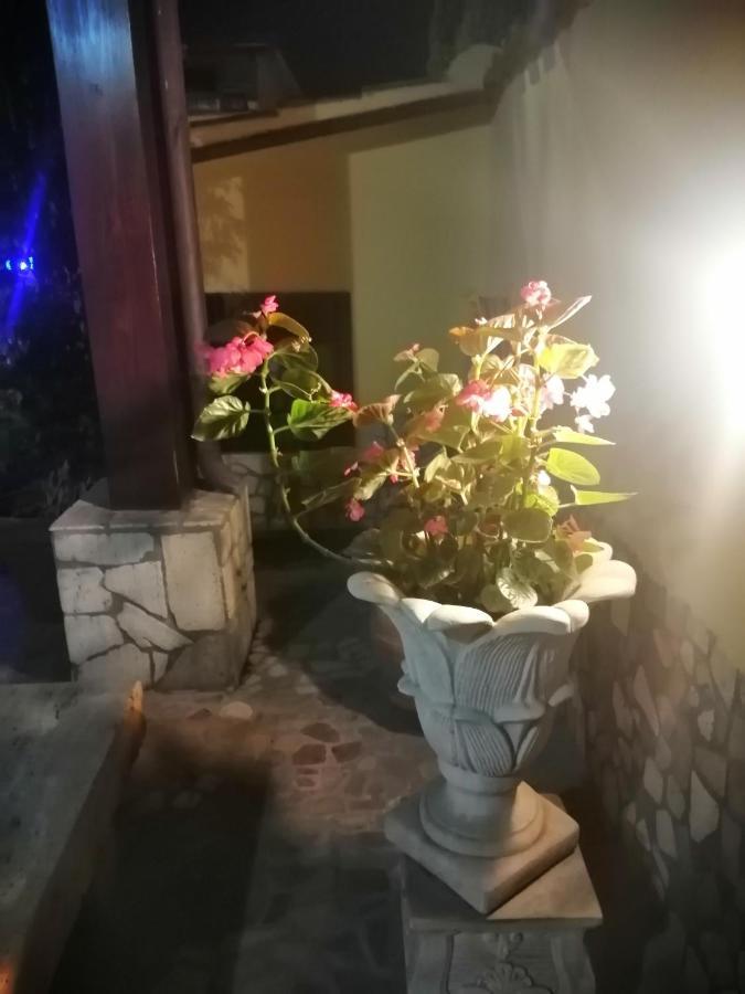 Eneahouse Ξενοδοχείο Φιουμιτσίνο Εξωτερικό φωτογραφία