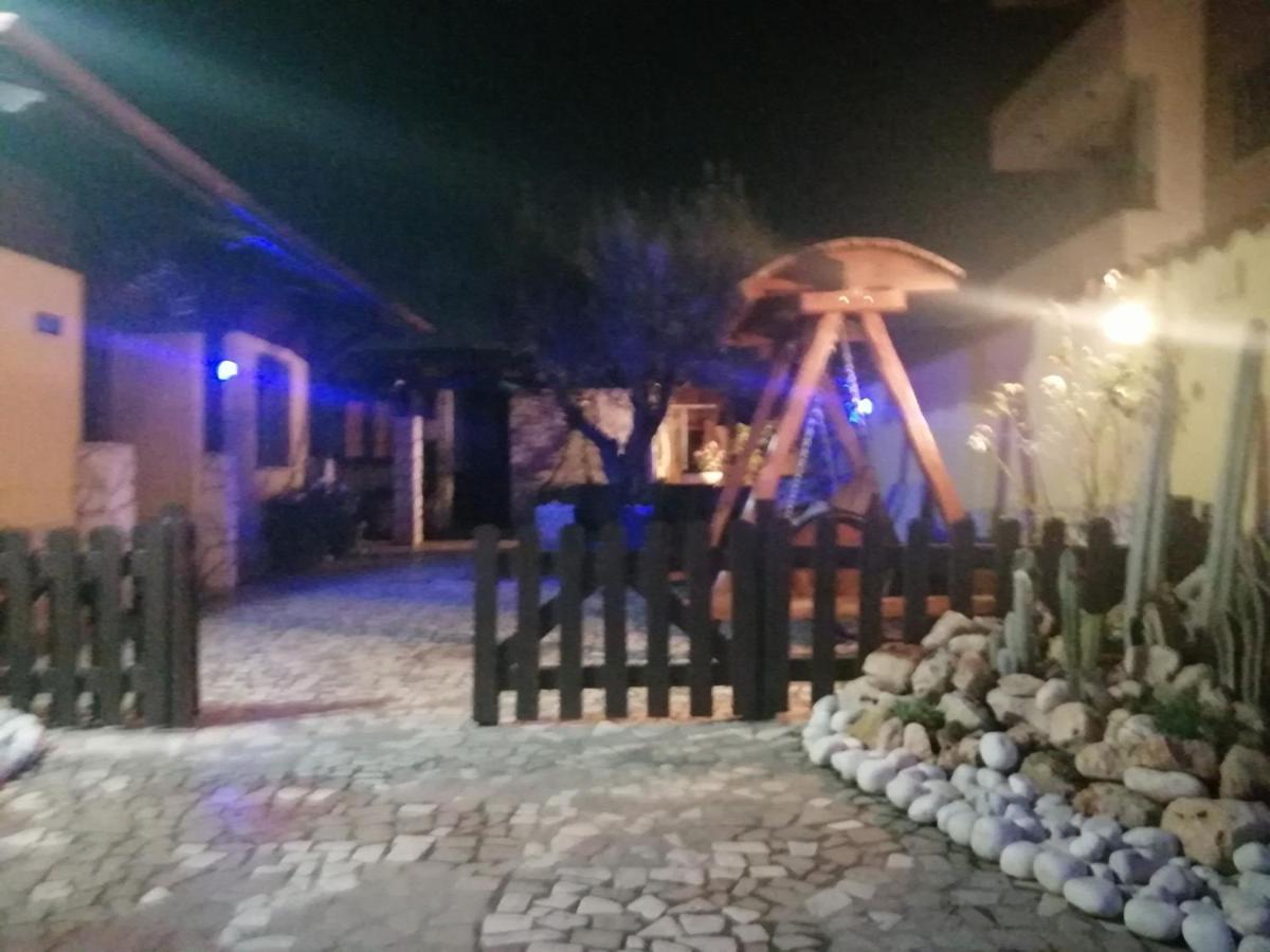 Eneahouse Ξενοδοχείο Φιουμιτσίνο Εξωτερικό φωτογραφία