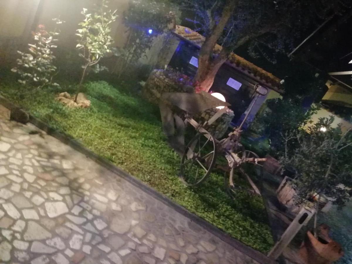 Eneahouse Ξενοδοχείο Φιουμιτσίνο Εξωτερικό φωτογραφία
